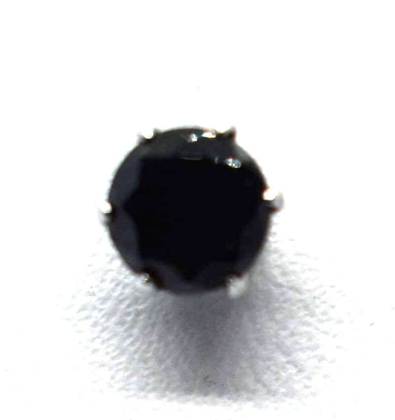 Σκουλαρίκια με μαύρη πετρά και σε διαφορετικό μέγεθος ERG 05-1
