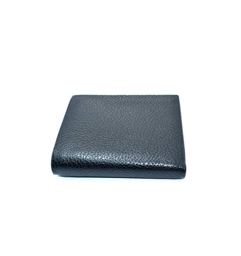 Ανδρικό μαύρο πορτοφόλι με ανάγλυφη επιφάνεια PORT01