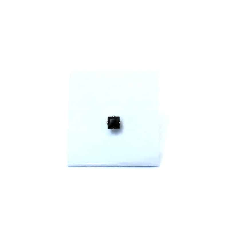 Σκουλαρίκια με μαύρη πέτρα από ζιργκόν (3mm) ERG 06