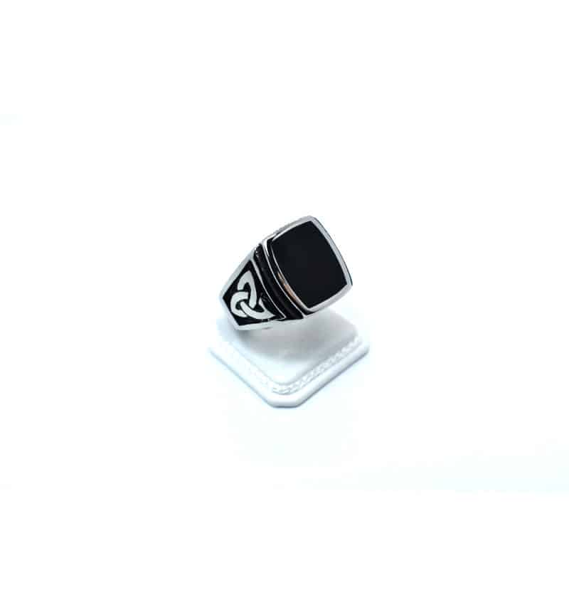 Ανδρικό δαχτυλίδι με μαύρο όνυχα SR503